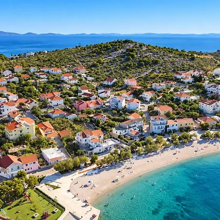 Apartamento Ana - Wake Up To The Sea, Balcony, Terrace, Garden & Parking, - Dalmatia